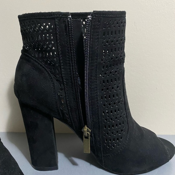 size 7, peep toe bootie. Black - Picture 3 of 5